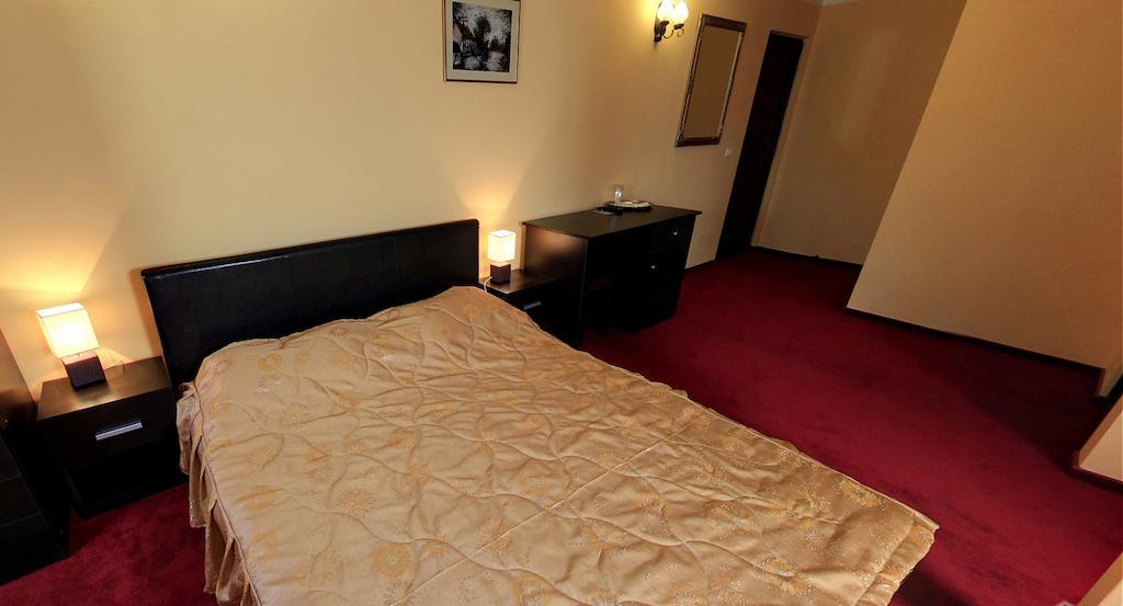 La Storia Guest House ピテシュティ エクステリア 写真