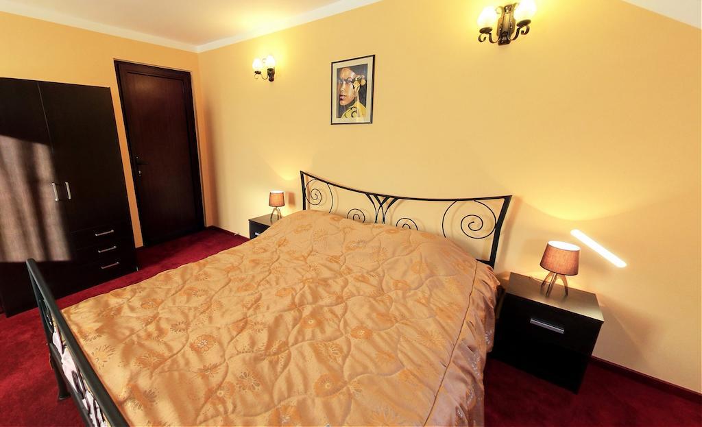 La Storia Guest House ピテシュティ エクステリア 写真