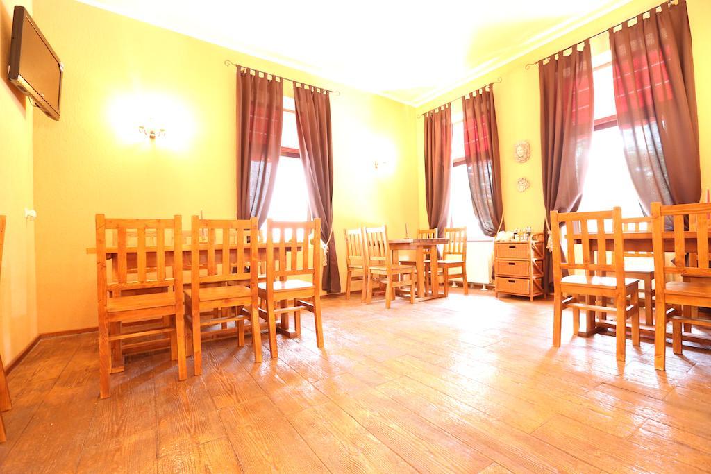 La Storia Guest House ピテシュティ エクステリア 写真