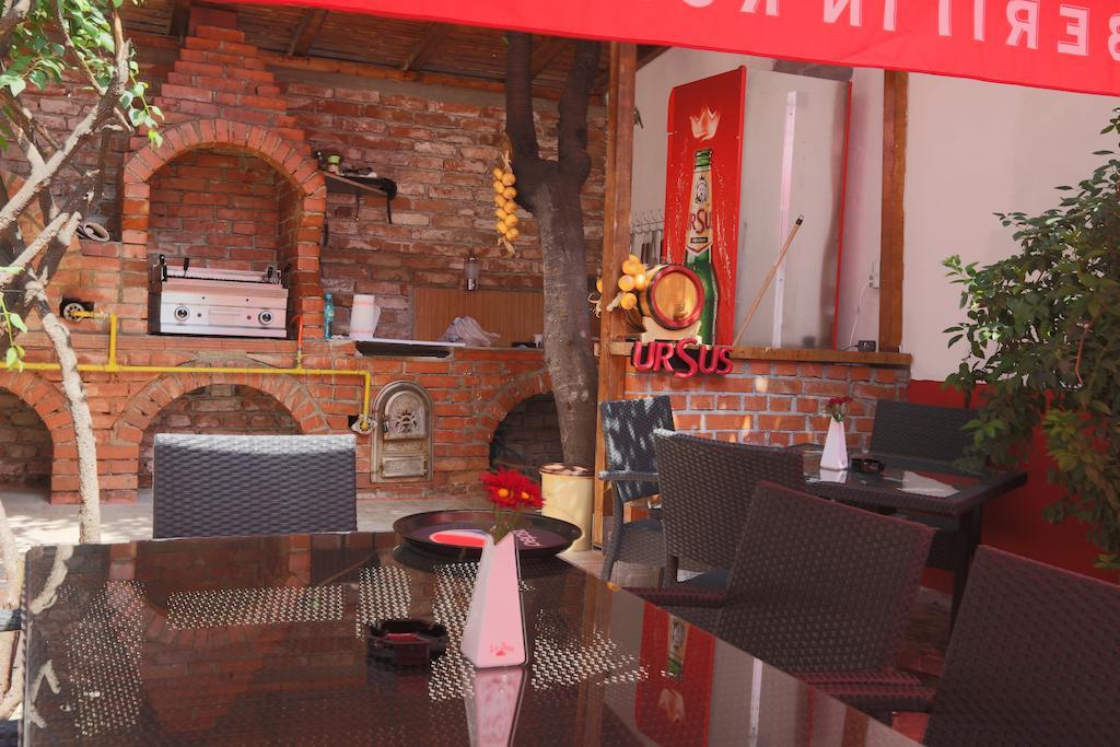 La Storia Guest House ピテシュティ エクステリア 写真